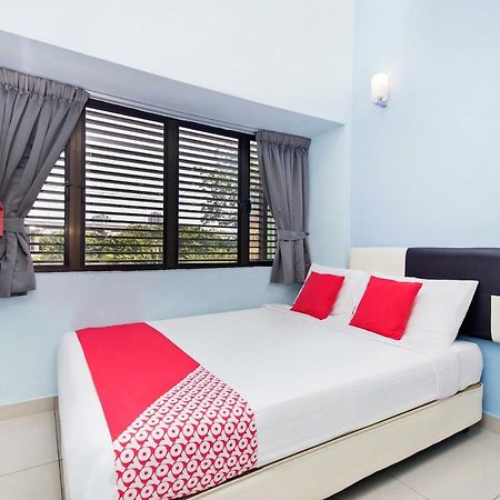 Oyo 220 Hotel Sri Maluri Kuala Lumpur Extérieur photo