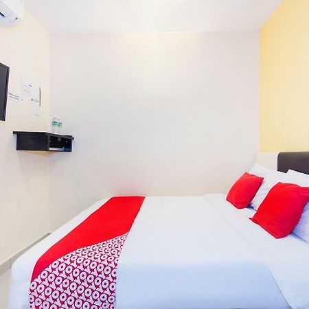 Oyo 220 Hotel Sri Maluri Kuala Lumpur Extérieur photo