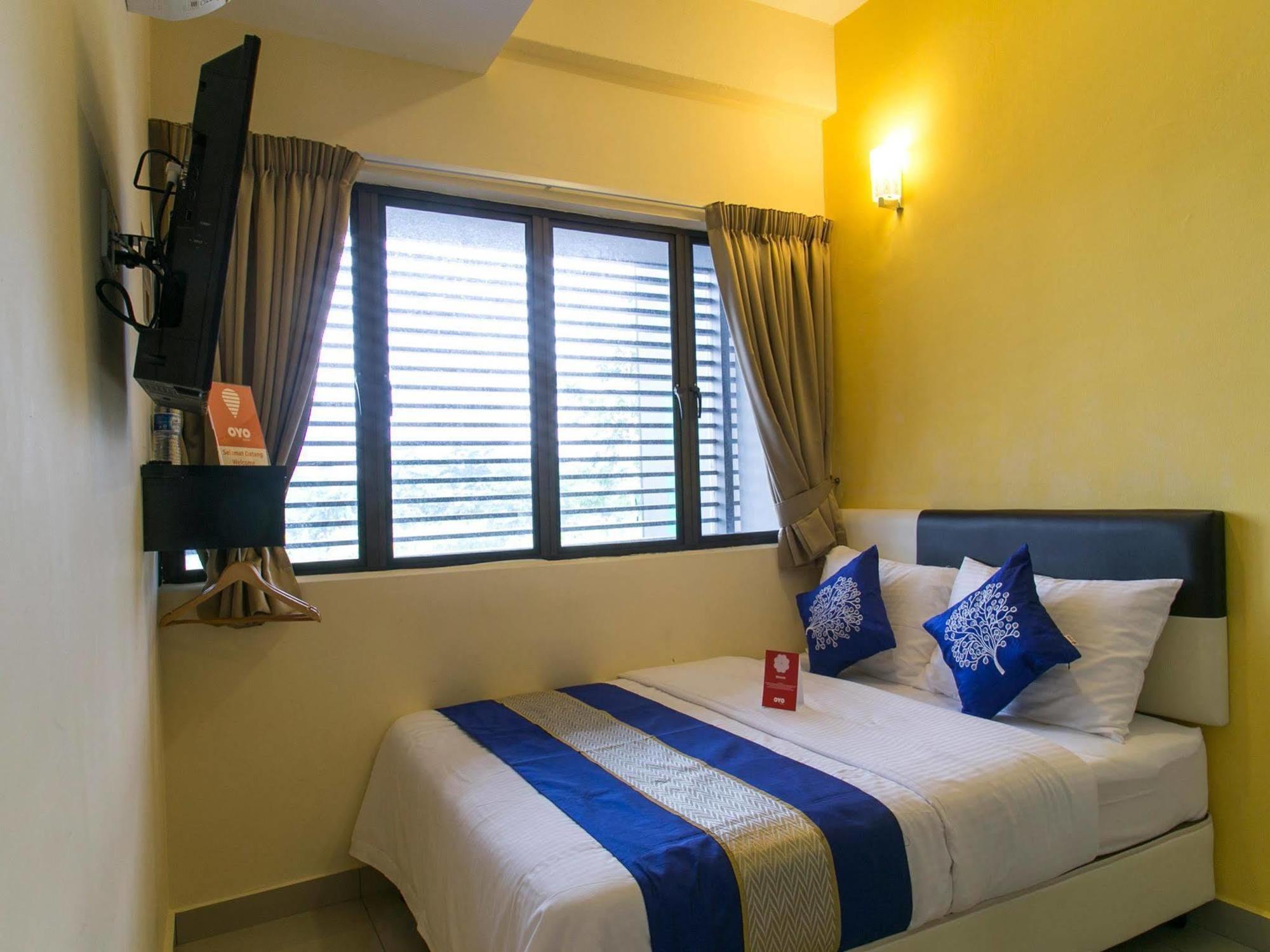 Oyo 220 Hotel Sri Maluri Kuala Lumpur Extérieur photo