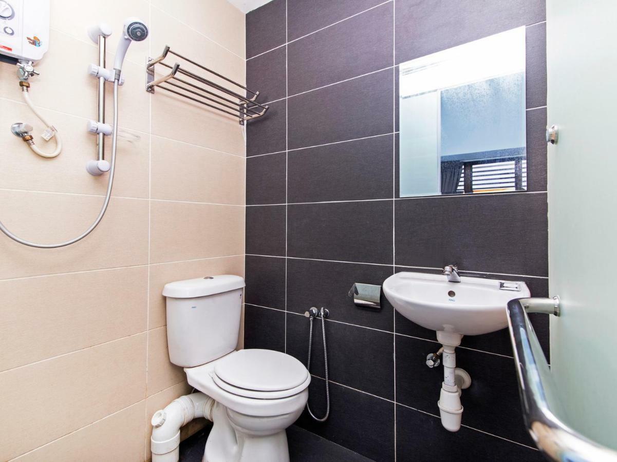 Oyo 220 Hotel Sri Maluri Kuala Lumpur Extérieur photo