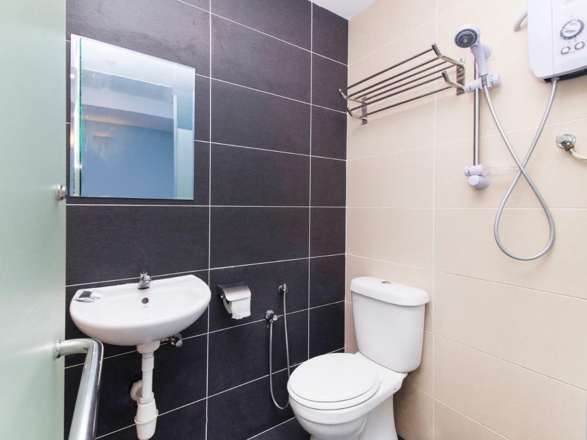 Oyo 220 Hotel Sri Maluri Kuala Lumpur Extérieur photo