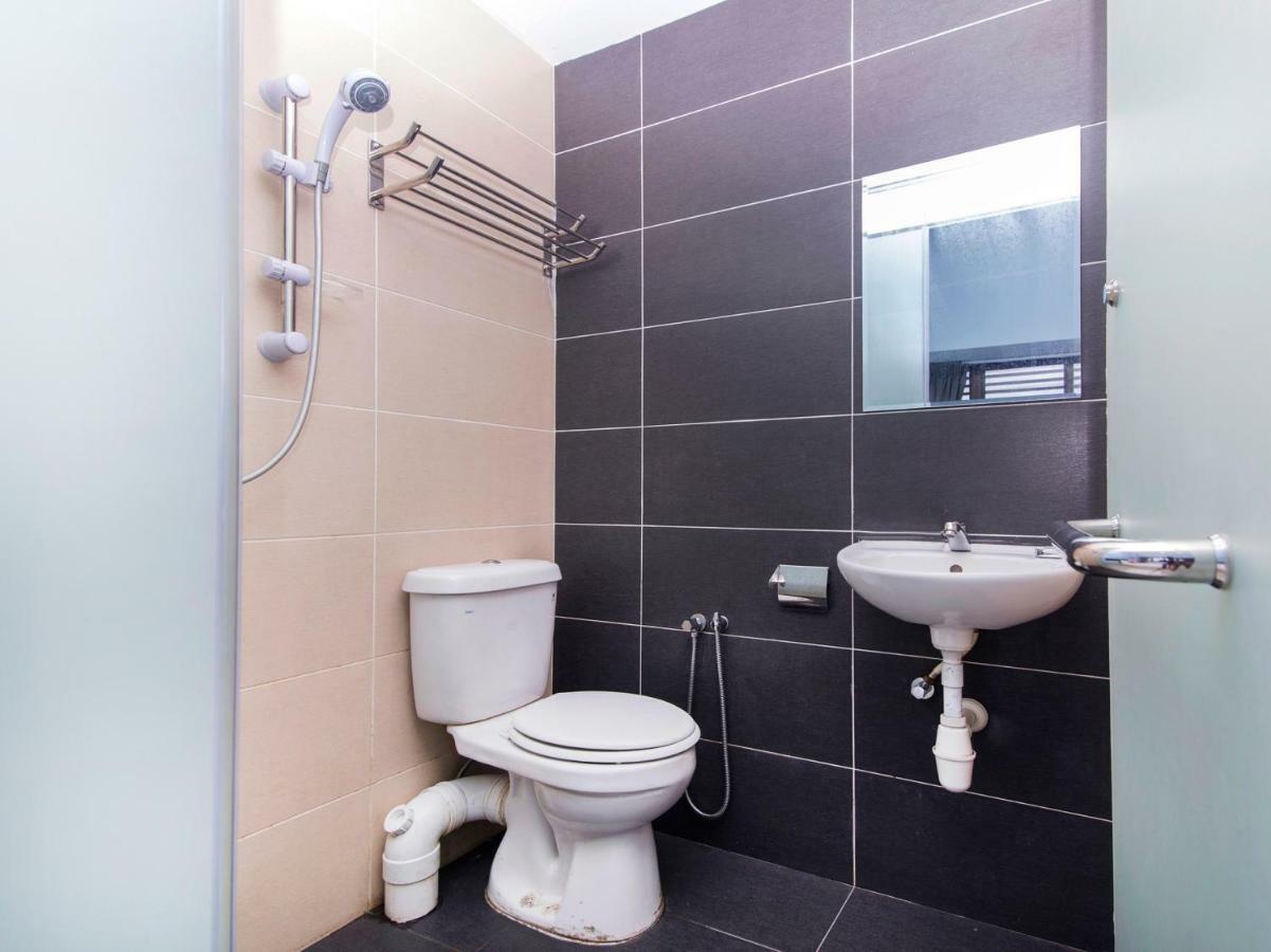 Oyo 220 Hotel Sri Maluri Kuala Lumpur Extérieur photo