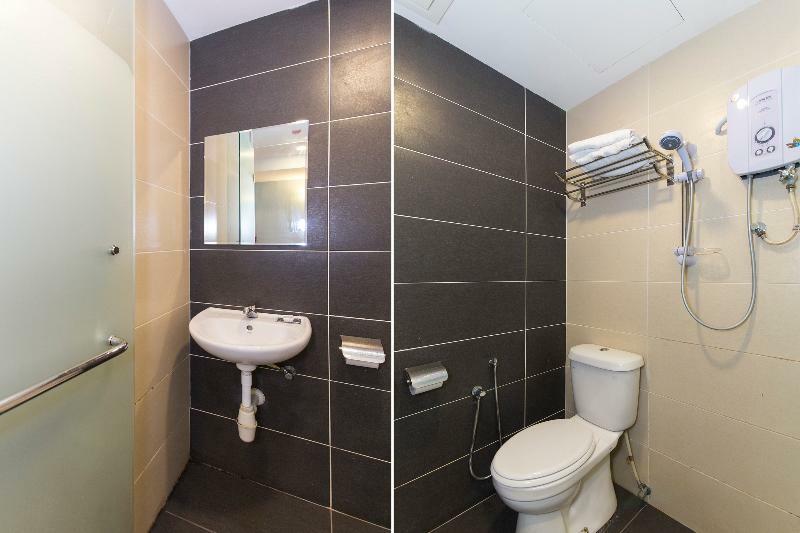 Oyo 220 Hotel Sri Maluri Kuala Lumpur Extérieur photo